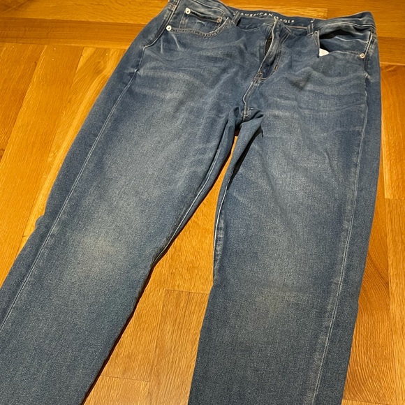 American Eagle Mom Jeans with Distressed Hem - Picture 7 of 9
